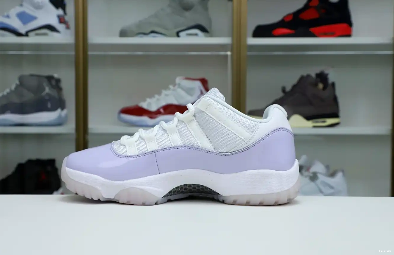 11 PURE VIOLET AIR LOW JORDAN 0506